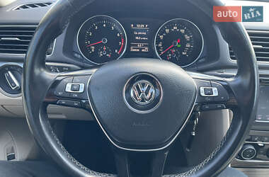 Седан Volkswagen Passat 2016 в Ужгороді