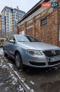 Універсал Volkswagen Passat 2008 в Луцьку