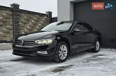 Седан Volkswagen Passat 2021 в Луцьку