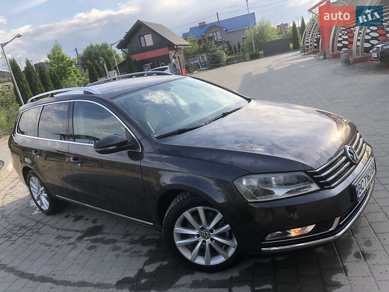 Универсал Volkswagen Passat 2011 в Старом Самборе