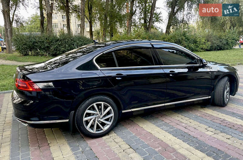 Седан Volkswagen Passat 2015 в Чернівцях
