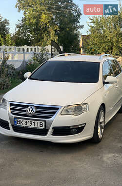 Универсал Volkswagen Passat 2010 в Ровно