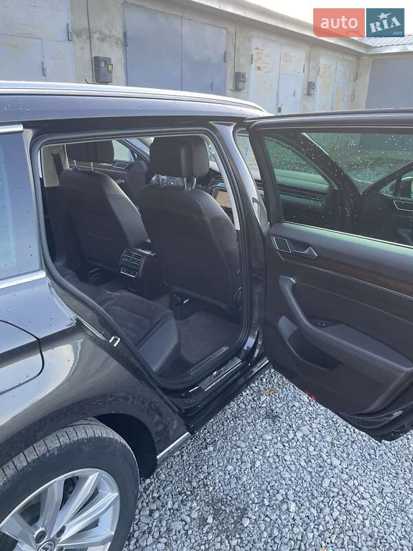 Універсал Volkswagen Passat 2015 в Кам'янець-Подільському