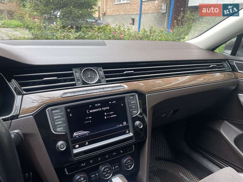 Універсал Volkswagen Passat 2015 в Кам'янець-Подільському