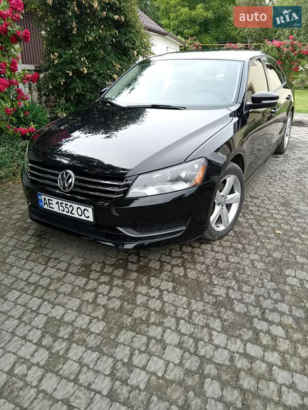 Седан Volkswagen Passat 2013 в Чернівцях