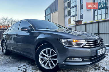 Седан Volkswagen Passat 2015 в Львове