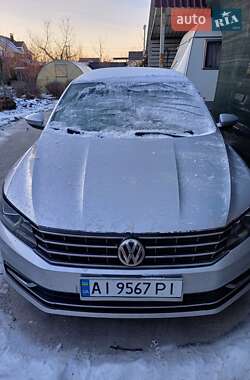 Седан Volkswagen Passat 2015 в Києві