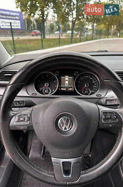 Седан Volkswagen Passat 2014 в Гайвороні