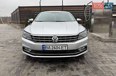 Седан Volkswagen Passat 2015 в Новоукраинке