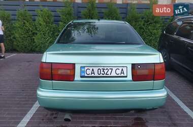 Седан Volkswagen Passat 1994 в Черкассах