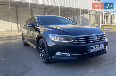 Универсал Volkswagen Passat 2015 в Одессе