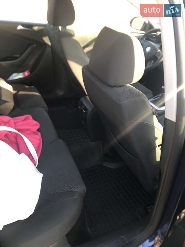 Универсал Volkswagen Passat 2010 в Бродах