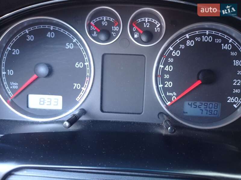 Седан Volkswagen Passat 2001 в Ходореві