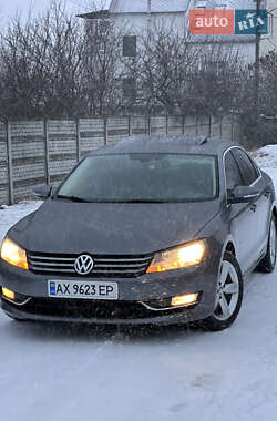 Седан Volkswagen Passat 2012 в Харкові