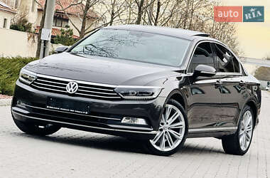 Седан Volkswagen Passat 2015 в Одесі