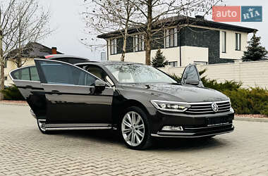 Седан Volkswagen Passat 2015 в Одесі