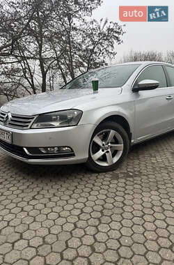 Седан Volkswagen Passat 2011 в Рава-Руській