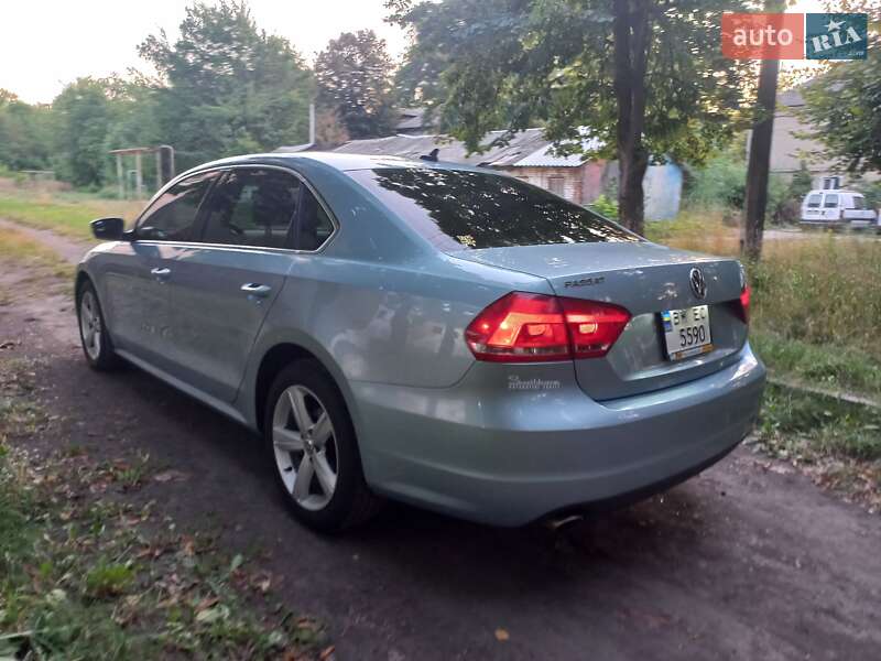 Седан Volkswagen Passat 2012 в Сумах