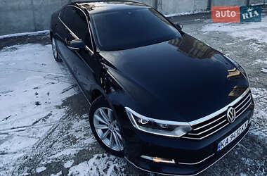 Седан Volkswagen Passat 2018 в Киеве