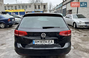 Універсал Volkswagen Passat 2015 в Житомирі