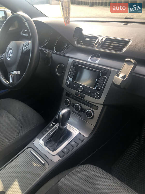 Универсал Volkswagen Passat 2014 в Жовкве