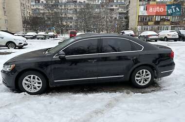 Седан Volkswagen Passat 2015 в Киеве