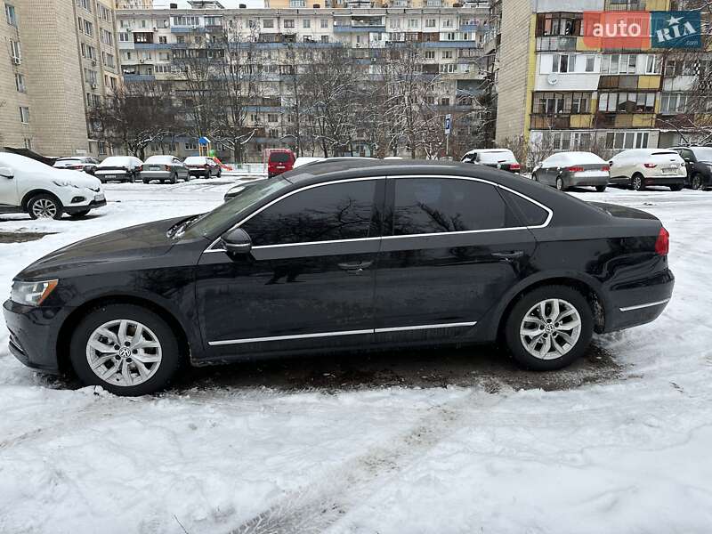 Седан Volkswagen Passat 2015 в Киеве