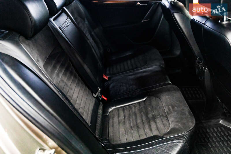 Седан Volkswagen Passat 2012 в Киеве