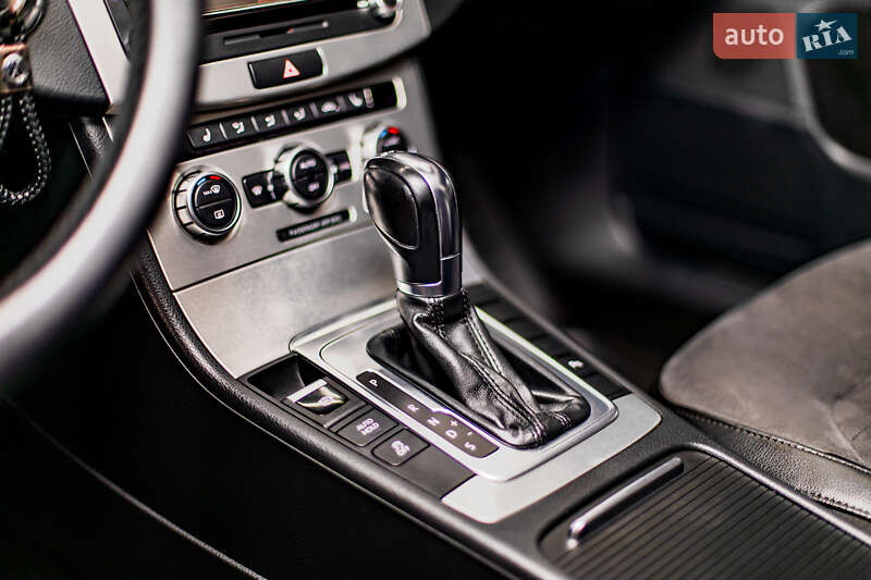 Седан Volkswagen Passat 2012 в Киеве