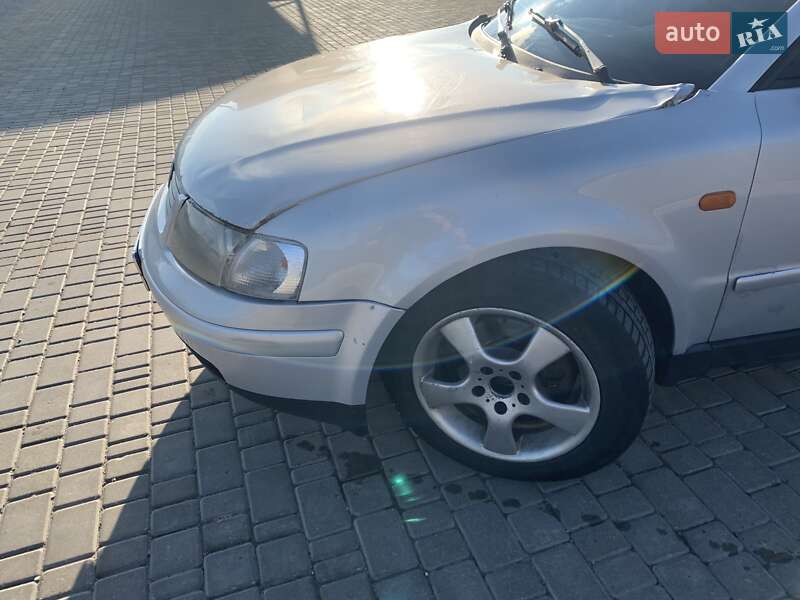 Седан Volkswagen Passat 1996 в Одесі