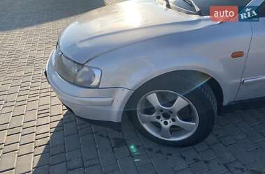 Седан Volkswagen Passat 1996 в Одесі