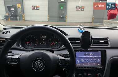 Седан Volkswagen Passat 2013 в Харкові