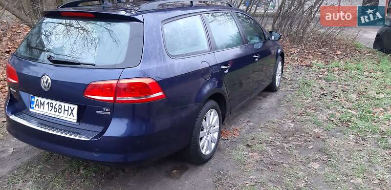Універсал Volkswagen Passat 2014 в Житомирі