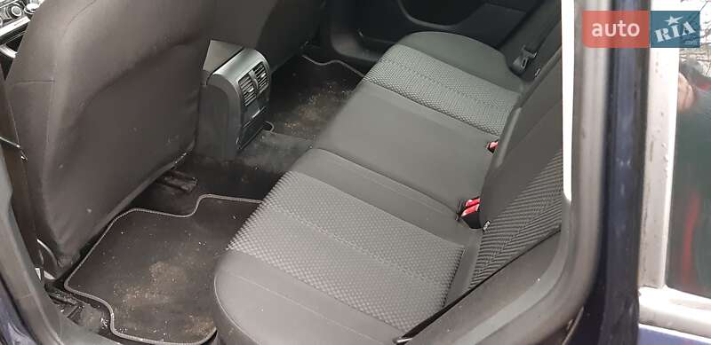 Універсал Volkswagen Passat 2014 в Житомирі