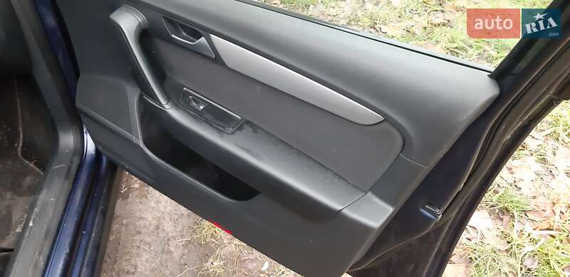 Універсал Volkswagen Passat 2014 в Житомирі