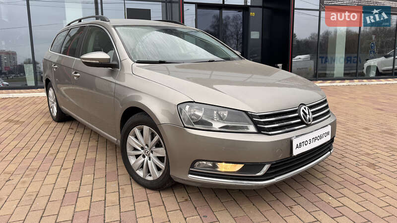 Универсал Volkswagen Passat 2013 в Хмельницком