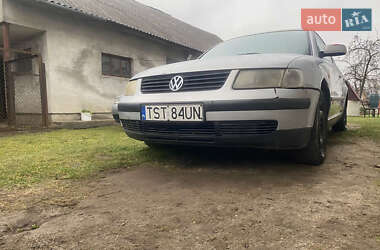 Седан Volkswagen Passat 1997 в Подрясном