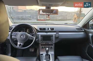 Універсал Volkswagen Passat 2012 в Вінниці