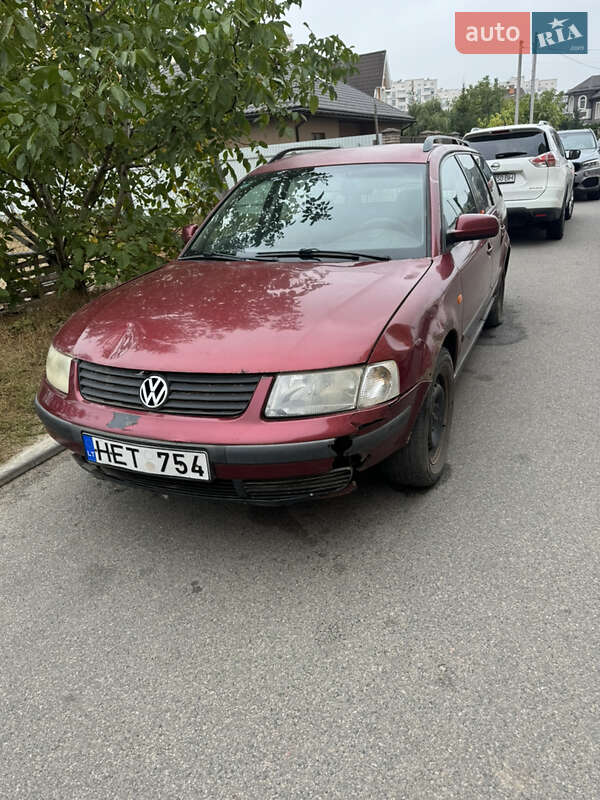 Универсал Volkswagen Passat 1998 в Киеве