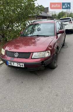 Универсал Volkswagen Passat 1998 в Киеве