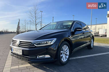 Седан Volkswagen Passat 2015 в Мукачевому