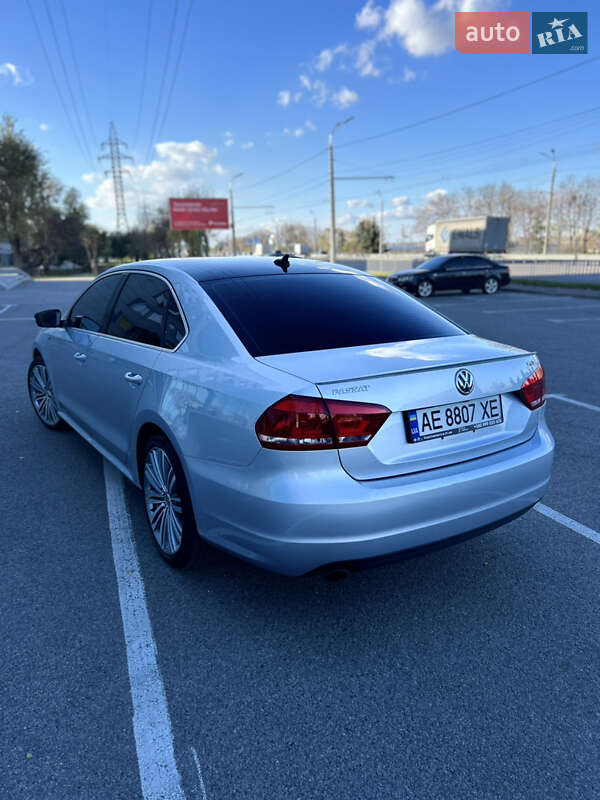 Седан Volkswagen Passat 2015 в Днепре