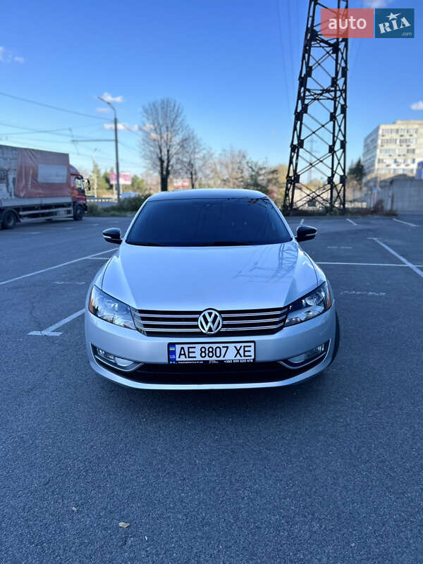 Седан Volkswagen Passat 2015 в Днепре