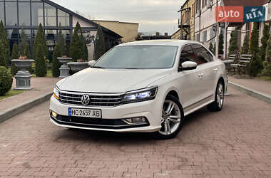 Седан Volkswagen Passat 2013 в Стрию