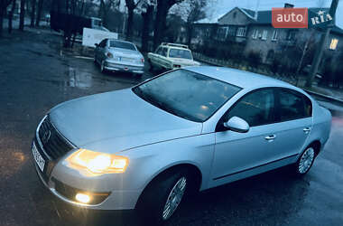 Седан Volkswagen Passat 2008 в Харкові