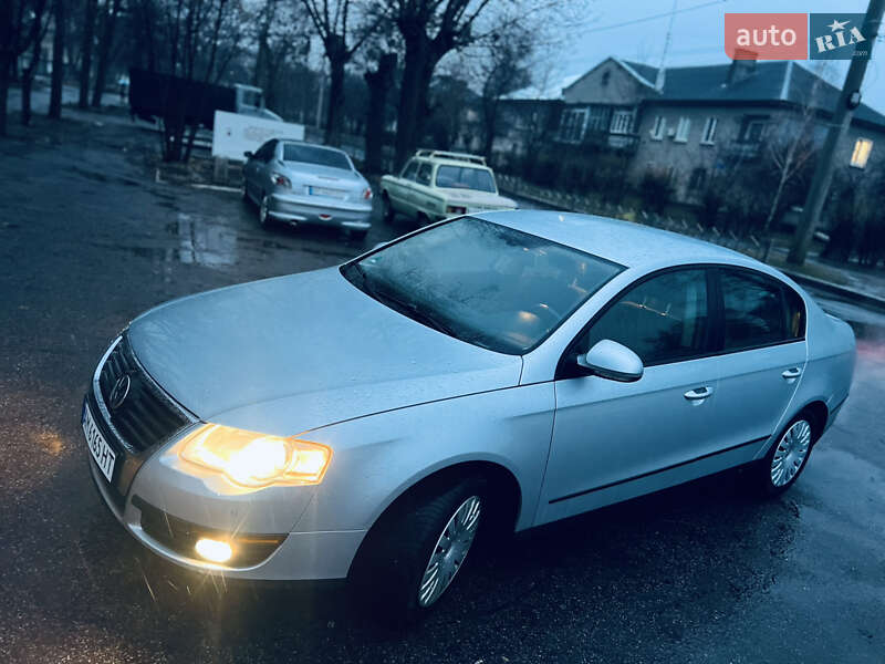 Седан Volkswagen Passat 2008 в Харкові