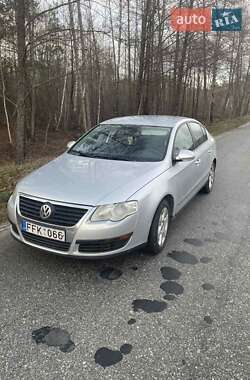 Седан Volkswagen Passat 2006 в Березному