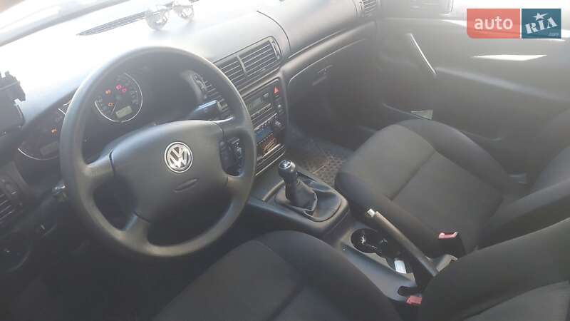 Седан Volkswagen Passat 2001 в Тлумачі