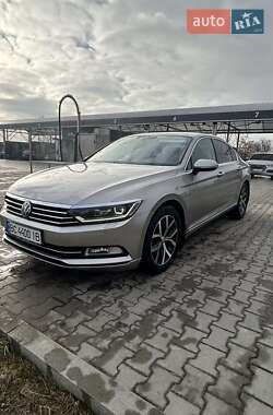 Седан Volkswagen Passat 2015 в Львові