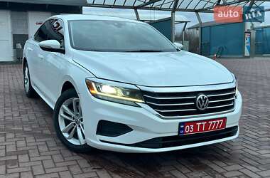 Седан Volkswagen Passat 2020 в Луцьку